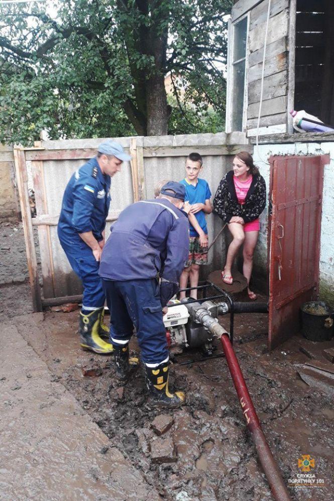 Негода, яка вчора вирувала на Тернопільщині , наробила лиха на Монастирищині, фото №2 на сайті 20minut.ua