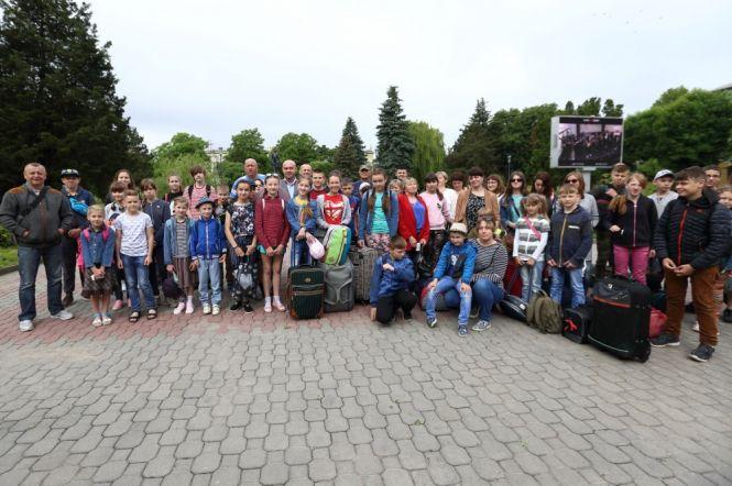 У Тернополі до кінця літа оздоровлять понад 2500 дітей пільгових категорій, фото №1 на сайті 20minut.ua