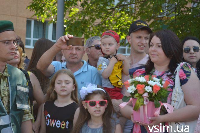 Під дзвін монет з прикордонної академії випустили 350 молодих лейтенантів (ФОТО, ВІДЕО), фото №25 на сайті vsim.ua