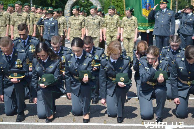 Під дзвін монет з прикордонної академії випустили 350 молодих лейтенантів (ФОТО, ВІДЕО), фото №11 на сайті vsim.ua
