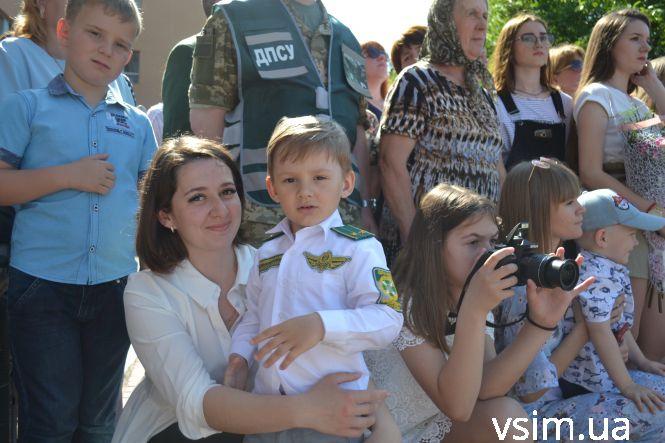 Під дзвін монет з прикордонної академії випустили 350 молодих лейтенантів (ФОТО, ВІДЕО), фото №22 на сайті vsim.ua