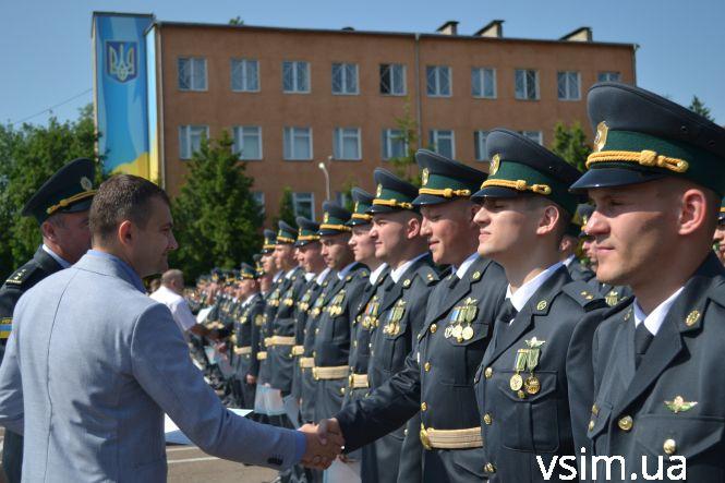 Під дзвін монет з прикордонної академії випустили 350 молодих лейтенантів (ФОТО, ВІДЕО), фото №7 на сайті vsim.ua