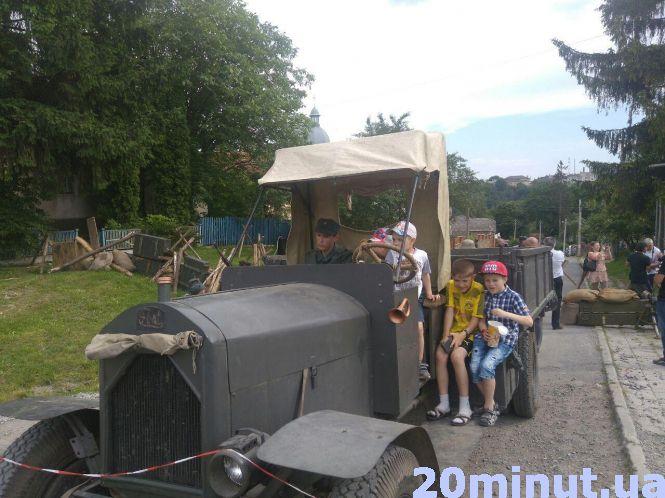 Постріли з гвинтівок і гармат та вибухи: у Ягільниці відтворили події 100-річної давнини, фото №5 на сайті 20minut.ua