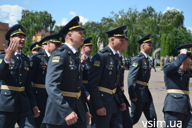 Під дзвін монет з прикордонної академії випустили 350 молодих лейтенантів (ФОТО, ВІДЕО), фото №15 на сайті vsim.ua