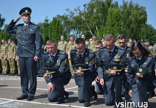 Під дзвін монет з прикордонної академії випустили 350 молодих лейтенантів (ФОТО, ВІДЕО), фото №10 на сайті vsim.ua