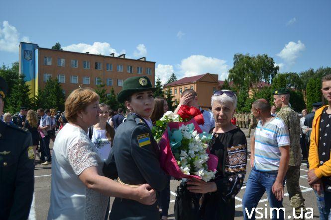 Під дзвін монет з прикордонної академії випустили 350 молодих лейтенантів (ФОТО, ВІДЕО), фото №27 на сайті vsim.ua