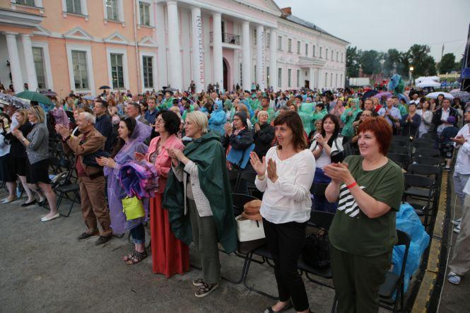 Новини Вінниці - фото з Дощ, поляки та Есмеральда: як пройшов четвертий день OPERAFEST TULCHYN Дощ, поляки та Есмеральда: як пройшов четвертий день OPERAFEST TULCHYN, фото №10 на сайті 20minut.ua