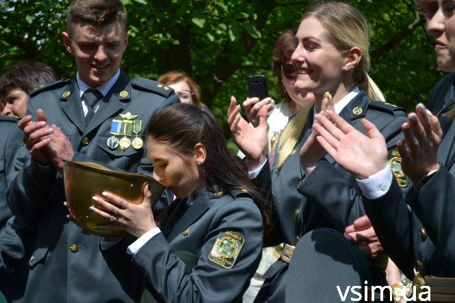 Під дзвін монет з прикордонної академії випустили 350 молодих лейтенантів (ФОТО, ВІДЕО), фото №29 на сайті vsim.ua