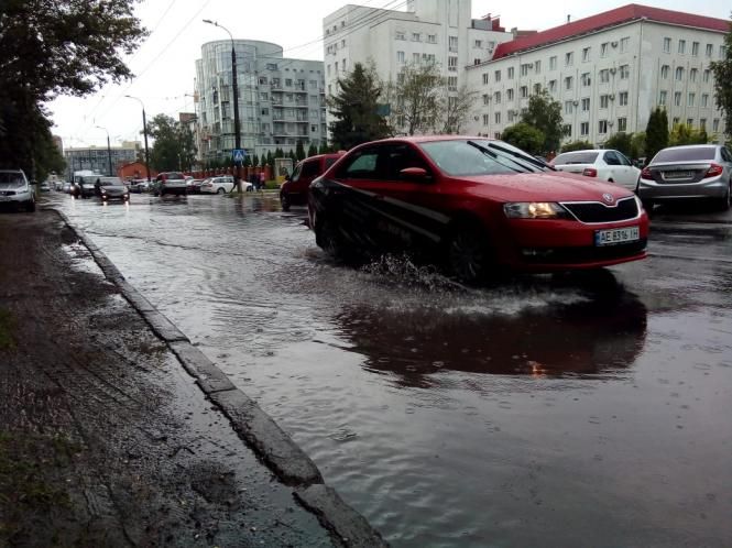Нові тарифи, протест під Управлінням поліції та освідчення на плацу: ТОП-5 новин тижня у Хмельницькому, фото №3 на сайті vsim.ua