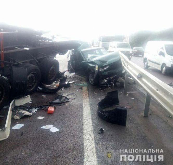 Новини Хмельницького - фото з 24-річний хмельничанин постраждав у масштабній аварії на трасі Київ-Чоп (ФОТО, ВІДЕО) 24-річний хмельничанин постраждав у масштабній аварії на трасі Київ-Чоп (ФОТО, ВІДЕО), фото №2 на сайті vsim.ua