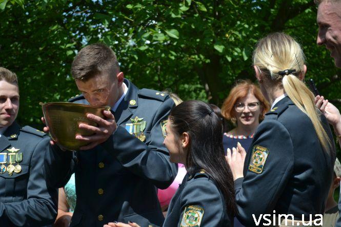 Під дзвін монет з прикордонної академії випустили 350 молодих лейтенантів (ФОТО, ВІДЕО), фото №28 на сайті vsim.ua