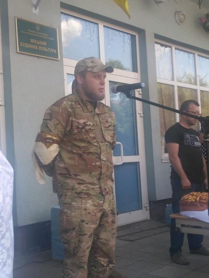 Новини Козятина - фото з «Спи спокійно, наш Мужній Воїне». Козятинщина провела в останню путь свого Героя Максима Олексюка «Спи спокійно, наш Мужній Воїне». Козятинщина провела в останню путь свого Героя Максима Олексюка, фото №8 на сайті 20minut.ua