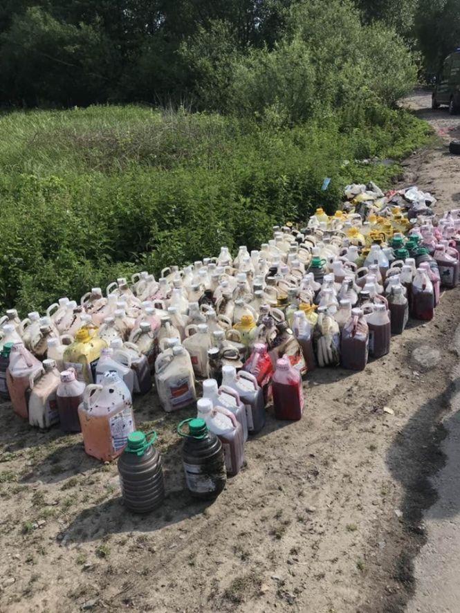 Новини Вінниці - фото з «Все живе загинуло»: вантажівка з хімікатами перекинулась в притоку річки Рось «Все живе загинуло»: вантажівка з хімікатами перекинулась в притоку річки Рось, фото №1 на сайті 20minut.ua