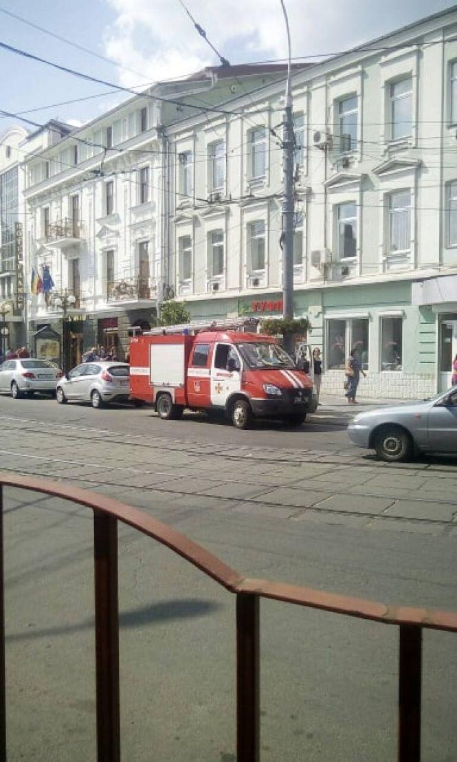 Новини Вінниці - фото з У Вінниці «замінували» три готелі. Заклади перевіряють (ОНОВЛЕНО) У Вінниці «замінували» три готелі. Заклади перевіряють (ОНОВЛЕНО), фото №2 на сайті 20minut.ua