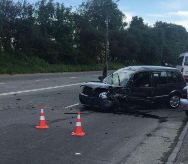 Погоня зі стріляниною, травмовані пасажири та збиті пішоходи: хроніка ДТП у Хмельницькому, фото №1 на сайті vsim.ua