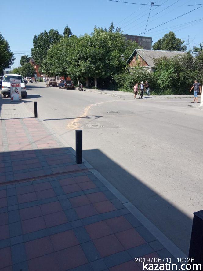 Новини Козятина - фото з Фото дня: в центі міста розсипали зерно Фото дня: в центі міста розсипали зерно, фото №1 на сайті 20minut.ua