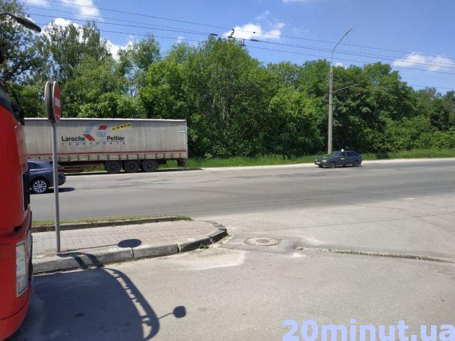 Тернополянин позивається до суду через штраф, який отримав за проїзд на знак, якого немає, фото №3 на сайті 20minut.ua