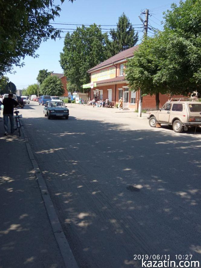 Новини Козятина - фото з Фото дня: в центі міста розсипали зерно Фото дня: в центі міста розсипали зерно, фото №2 на сайті 20minut.ua