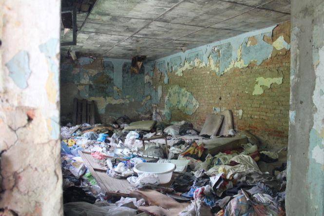 Новини Вінниці - фото з «Наш двір нарізали депутату». Як жителі на Пирогова втрачають своє подвір’я «Наш двір нарізали депутату». Як жителі на Пирогова втрачають своє подвір’я, фото №2 на сайті 20minut.ua