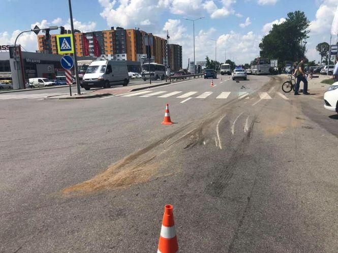 На Немирівському шосе зіткнувся легковик та автобус з 11 пасажирами, фото №7 на сайті 20minut.ua