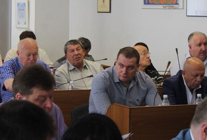 Новини Вінниці - фото з «Наш двір нарізали депутату». Як жителі на Пирогова втрачають своє подвір’я «Наш двір нарізали депутату». Як жителі на Пирогова втрачають своє подвір’я, фото №7 на сайті 20minut.ua