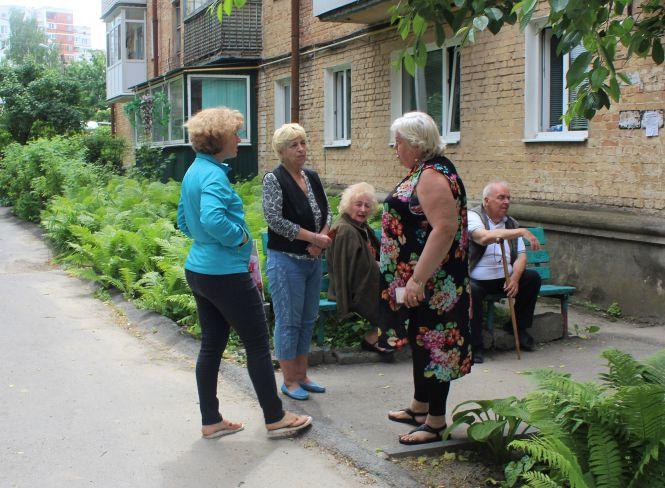 Новини Вінниці - фото з «Наш двір нарізали депутату». Як жителі на Пирогова втрачають своє подвір’я «Наш двір нарізали депутату». Як жителі на Пирогова втрачають своє подвір’я, фото №6 на сайті 20minut.ua