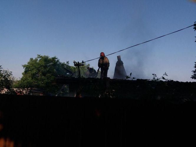 Новини Вінниці - фото з Семирічний вінничанин грався з сірниками. Будинок гасили на двох пожежних машинах Семирічний вінничанин грався з сірниками. Будинок гасили на двох пожежних машинах, фото №1 на сайті 20minut.ua