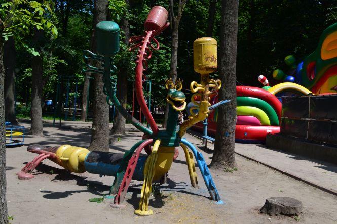 Новини Хмельницького - фото з Ремонт за 100 тисяч: хто і як відновлює скульптури в сквері Шевченка Ремонт за 100 тисяч: хто і як відновлює скульптури в сквері Шевченка, фото №5 на сайті vsim.ua