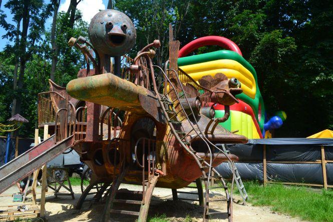 Новини Хмельницького - фото з Ремонт за 100 тисяч: хто і як відновлює скульптури в сквері Шевченка Ремонт за 100 тисяч: хто і як відновлює скульптури в сквері Шевченка, фото №2 на сайті vsim.ua