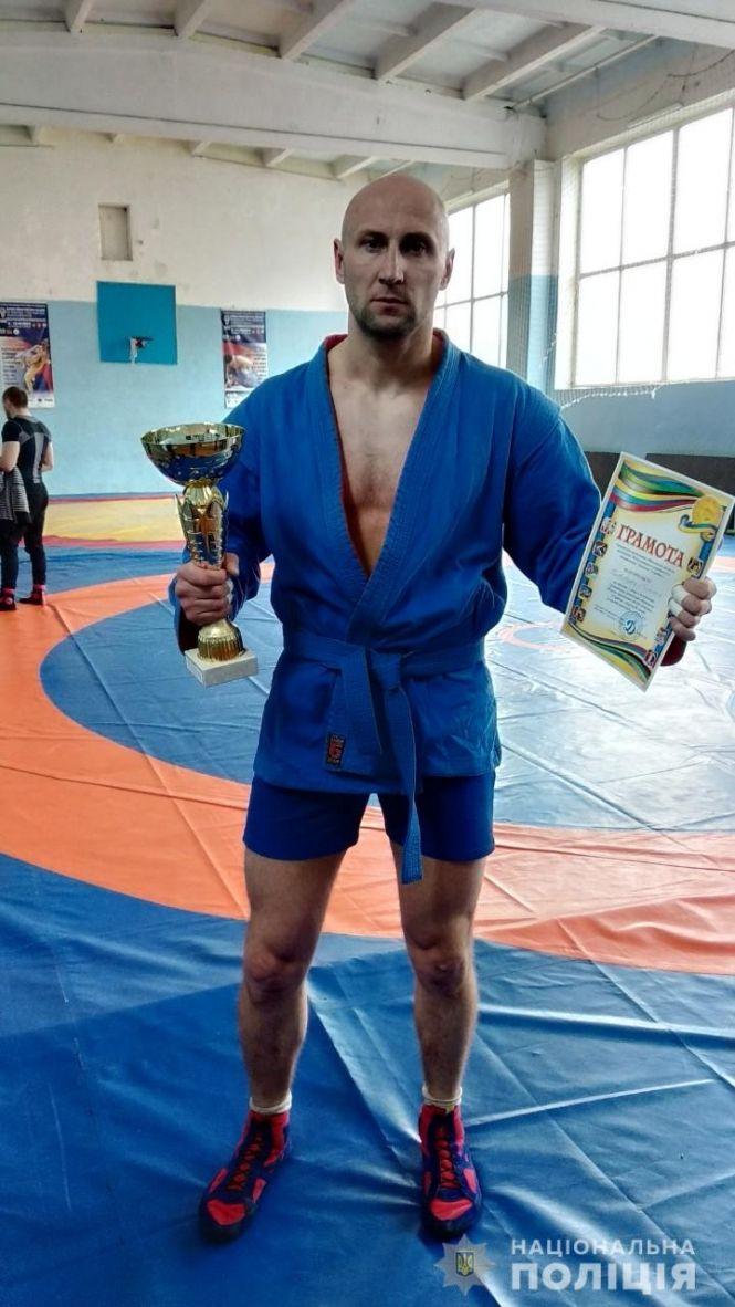 Новини Вінниці - фото з Травмований поліцейським-самбістом — в реанімації. Дружина шукає людей, що розкажуть правду Травмований поліцейським-самбістом — в реанімації. Дружина шукає людей, що розкажуть правду, фото №3 на сайті 20minut.ua