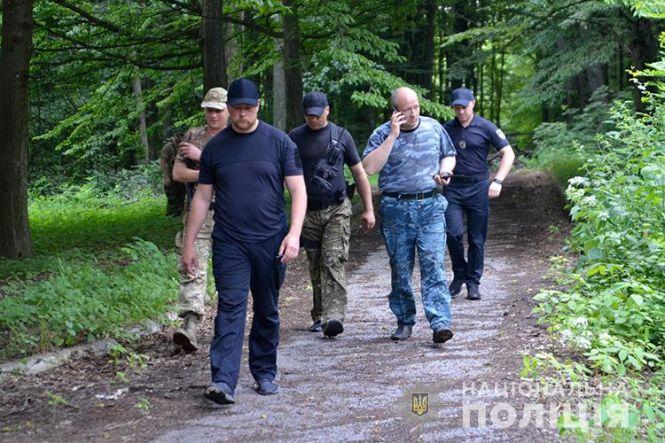 У Тернополі "звільняли" заручника – представника окружної виборчої комісії, фото №2 на сайті 20minut.ua