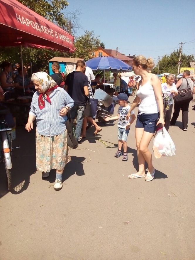 Козятинчани готуються до Трійці — купляють зілля, фото №1 на сайті 20minut.ua