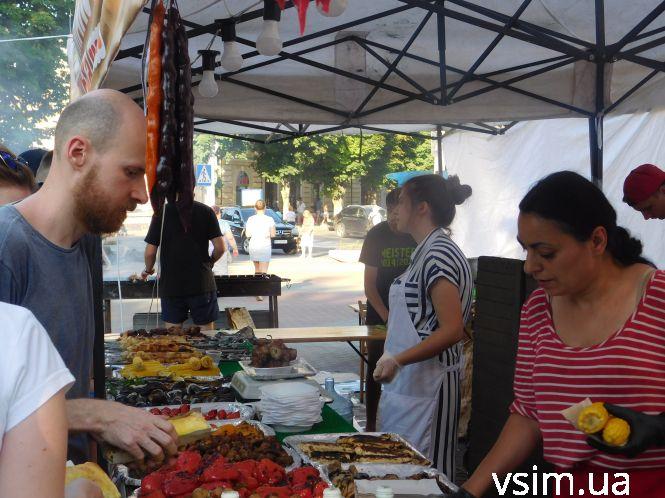 Новини Хмельницького - фото з Фуд-корт на “HlushenkovFolkfest”: що і за скільки можна з’їсти Фуд-корт на “HlushenkovFolkfest”: що і за скільки можна з’їсти, фото №4 на сайті vsim.ua