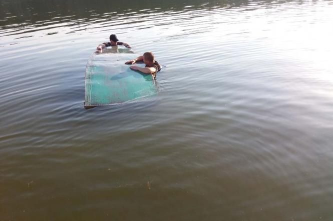 Новини Кам'янця-Подільського - фото з Кам’янець-Подільський район: надзвичайники врятували 2 людей на Дністрі Кам’янець-Подільський район: надзвичайники врятували 2 людей на Дністрі, фото №1 на сайті 20minut.ua