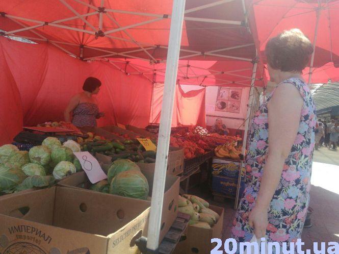 Новини Тернополя - фото з Абрикоси з Іспанії по 70 гривень за кілограм: скільки коштують фрукти та ягоди на ринку Абрикоси з Іспанії по 70 гривень за кілограм: скільки коштують фрукти та ягоди на ринку, фото №1 на сайті 20minut.ua