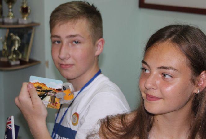 «Ви можете прийняти посла Австралії?»  Дипломат роздавала у Вінниці  кенгуру і коал, фото №11 на сайті 20minut.ua