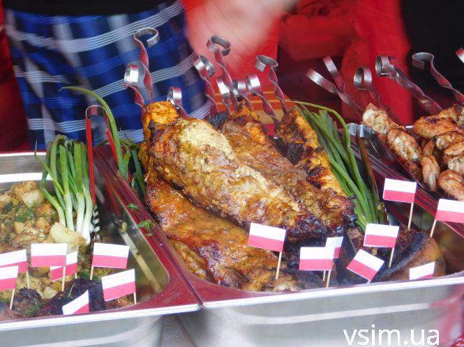 Новини Хмельницького - фото з Фуд-корт на “HlushenkovFolkfest”: що і за скільки можна з’їсти Фуд-корт на “HlushenkovFolkfest”: що і за скільки можна з’їсти, фото №2 на сайті vsim.ua