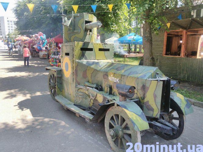 Кухня під відкритим небом, концерти та битва фарбою: у парку Шевченка гастрономічний фестиваль, фото №1 на сайті 20minut.ua