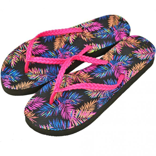 Новини Тернополя - фото з Як вибрати взуття та головний убір на пляж Як вибрати взуття та головний убір на пляж, фото №2 на сайті 20minut.ua