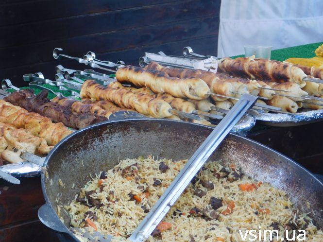 Новини Хмельницького - фото з Фуд-корт на “HlushenkovFolkfest”: що і за скільки можна з’їсти Фуд-корт на “HlushenkovFolkfest”: що і за скільки можна з’їсти, фото №3 на сайті vsim.ua