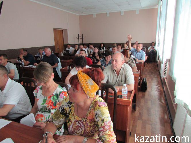 Новини Козятина - фото з Сесія міськради: голосували «за» почесні звання, нагрудні знаки, ремонти в школах Сесія міськради: голосували «за» почесні звання, нагрудні знаки, ремонти в школах, фото №2 на сайті 20minut.ua