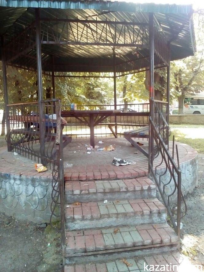 Фото дня: парк перетворився на сміттєзвалище, фото №4 на сайті 20minut.ua