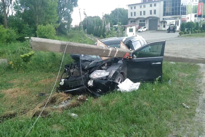 Новини Хмельницького - фото з Потрощені легковики та постраждалі пасажири маршрутки: хроніка ДТП у Хмельницькому Потрощені легковики та постраждалі пасажири маршрутки: хроніка ДТП у Хмельницькому, фото №4 на сайті vsim.ua