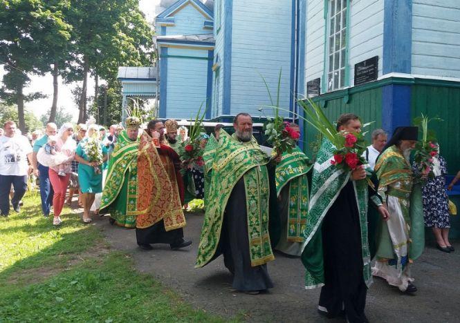 Новини Житомира - фото з Унікальний храм на Житомирщині відзначив престольне свято Унікальний храм на Житомирщині відзначив престольне свято, фото №1 на сайті 20minut.ua