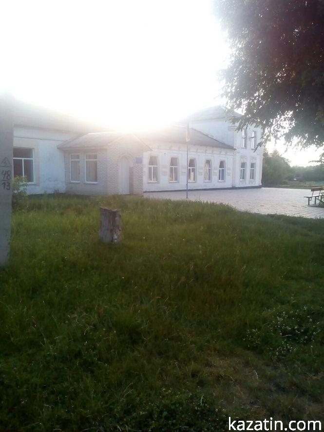 Фото дня: під прицілом фотокамер територія школи №9, фото №4 на сайті 20minut.ua