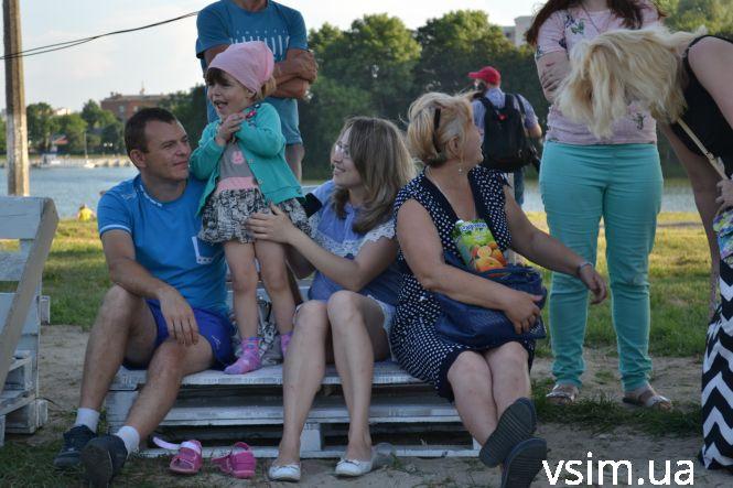 Новини Хмельницького - фото з У Молодіжному парку розпочався «Американський пікнік» (ФОТО, ВІДЕО) У Молодіжному парку розпочався «Американський пікнік» (ФОТО, ВІДЕО), фото №14 на сайті vsim.ua
