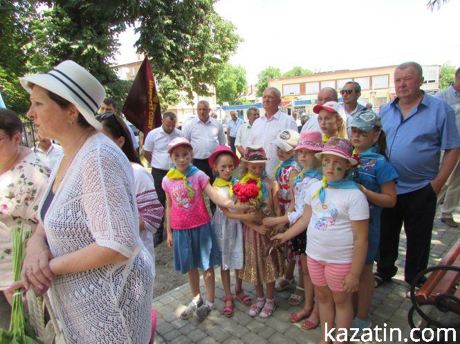 Новини Козятина - фото з Фото та відеорепортаж: в Козятині з'явився «Чорний тюльпан» Фото та відеорепортаж: в Козятині з'явився «Чорний тюльпан», фото №9 на сайті 20minut.ua