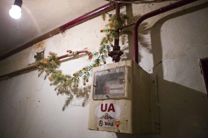 Фоторепортаж з комуналки. Як на Соборній живуть без туалетів, ванних кімнат та надій, фото №19 на сайті 20minut.ua