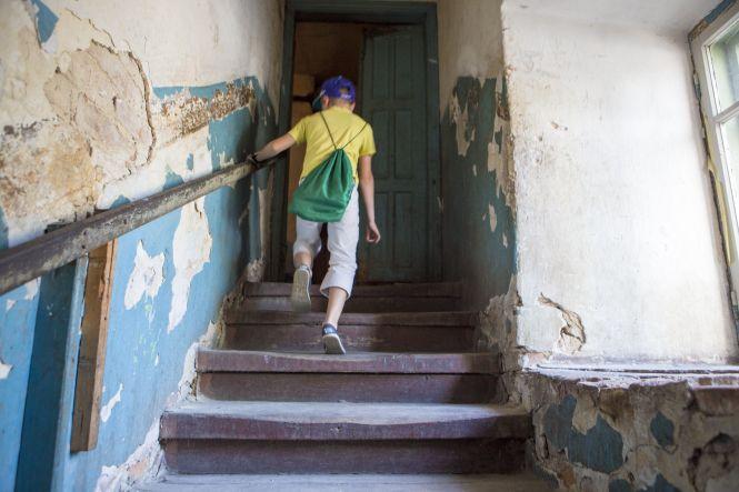 Фоторепортаж з комуналки. Як на Соборній живуть без туалетів, ванних кімнат та надій, фото №6 на сайті 20minut.ua