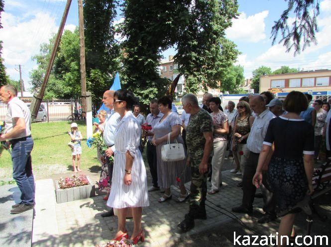 Новини Козятина - фото з Фото та відеорепортаж: в Козятині з'явився «Чорний тюльпан» Фото та відеорепортаж: в Козятині з'явився «Чорний тюльпан», фото №7 на сайті 20minut.ua